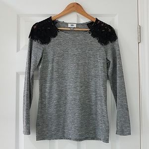 Long-sleeved Tee with lace details